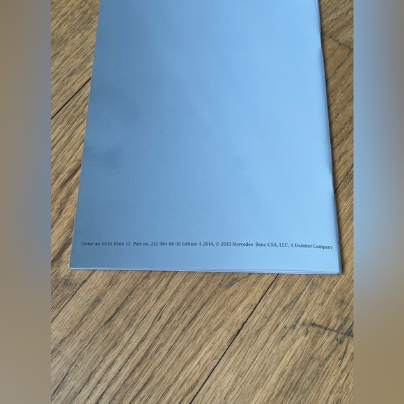 Mercedes Benz Operators Manual/Book and Case - Picture 15 of 16